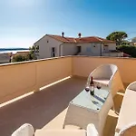 4 Bedroom Amazing In Barbat Σπίτι διακοπών Barbat na Rabu