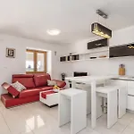 Σπίτι διακοπών 4 Bedroom Amazing In Barbat