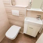4 Bedroom Amazing In Barbat Σπίτι διακοπών