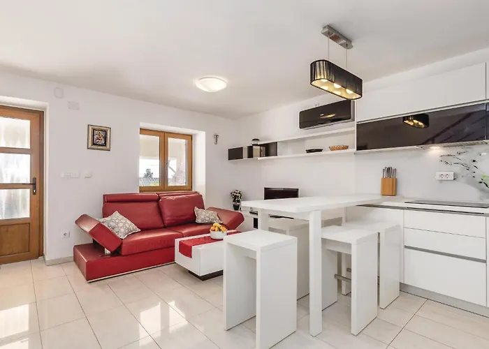 펜션 4 Bedroom Amazing In Barbat