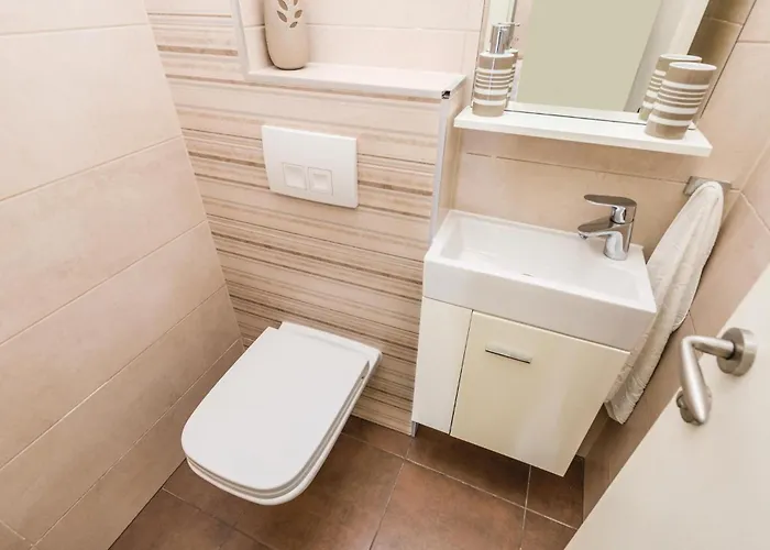 4 Bedroom Amazing In Barbat 펜션