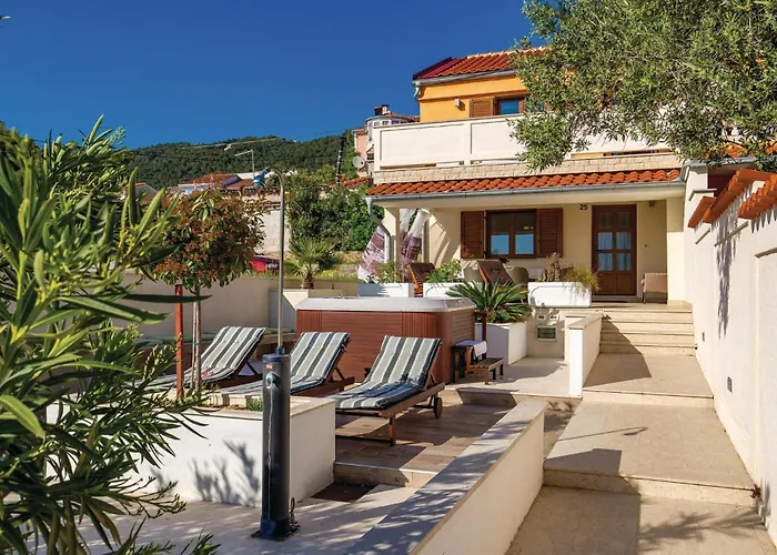 4 Bedroom Amazing In Barbat *