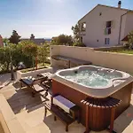 4 Bedroom Amazing In Barbat Tatil Evi
