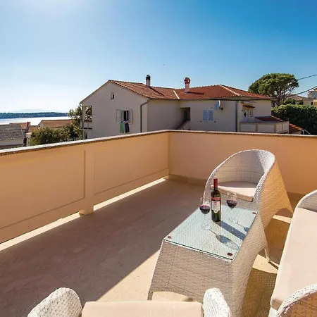 4 Bedroom Amazing In Barbat Holiday home Barbat na Rabu