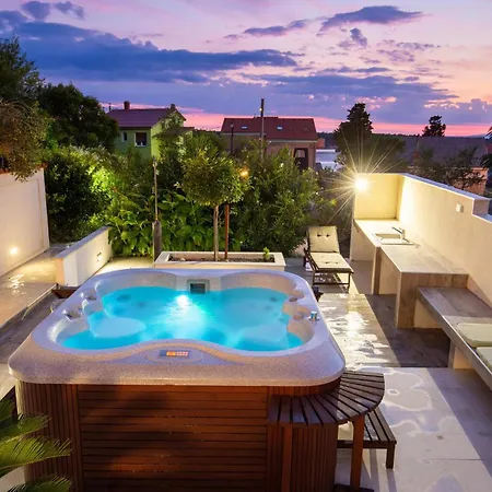 4 Bedroom Amazing In Barbat * Barbat na Rabu