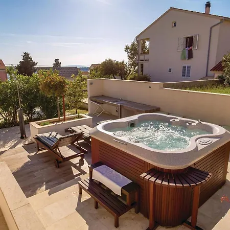 4 Bedroom Amazing In Barbat Holiday home
